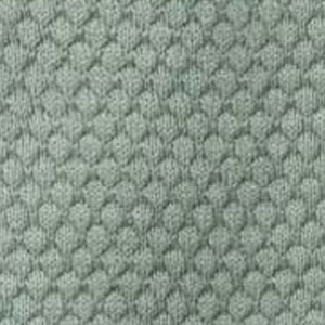 Nahaufnahme der disana Wabenstrick-Struktur in Jade für den Wabenstrick-Pullover und die Wabenstrick-Jacke